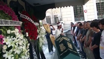 Le père du vice-président des palais nationaux Adnan Gayhan a fait ses adieux à son dernier voyage