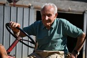 Gabriel se sépare du tracteur de son frère après 56 ans passés dans la famille