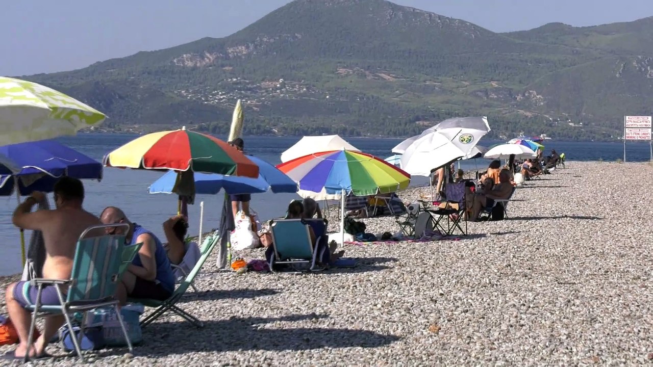 "Κίνημα Πετσέτας": Τι λένε οι λουόμενοι για το...