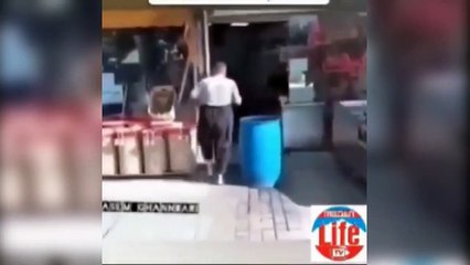 Mardin'de Sıcaktan Bunalan Vatandaş, Fıçıda Mahsur Kalıp Son Anda Kurtarıldı