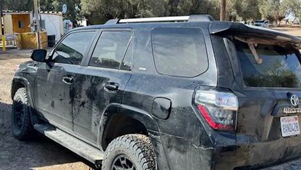 Con arsenal y droga, encuentran 14 camionetas abandonadas