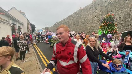 Highlights of Tenby Carnival parade 2023