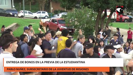 Entrega de Bonos para la Estudiantina