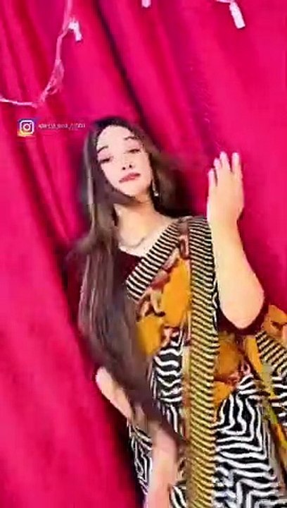 Beautiful_girl_short_video(360p)