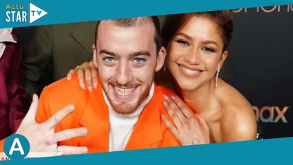 Tải video: Euphoria : Zendaya effondrée après la mort d’Angus Cloud