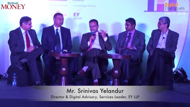 Social Media and Financial Services – Managing the Integration Optimally