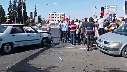 Kırıkhan'da Otomobil Çarpışması: 1 Çocuk ve 1 Kadın Yaralandı