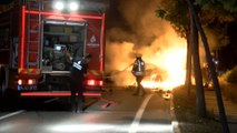 İstanbul'da kaza yapan lüks otomobil alev alev yandı