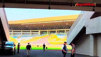 FIFA Soroti Rumput Stadion Manahan Menguning