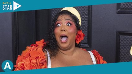"Les toucher avec des godes" : Lizzo poursuivie pour harcèlement sexuel, le récit accablant de trois