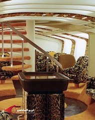 رجل يحول طائرة بوينغ إلى فيلا فاخرة فوق منحدر على شاطئ بالي