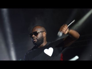 "Ils vivent dans des conditions inhumaines"... Gims annule son concert en Tunisie pour protester c