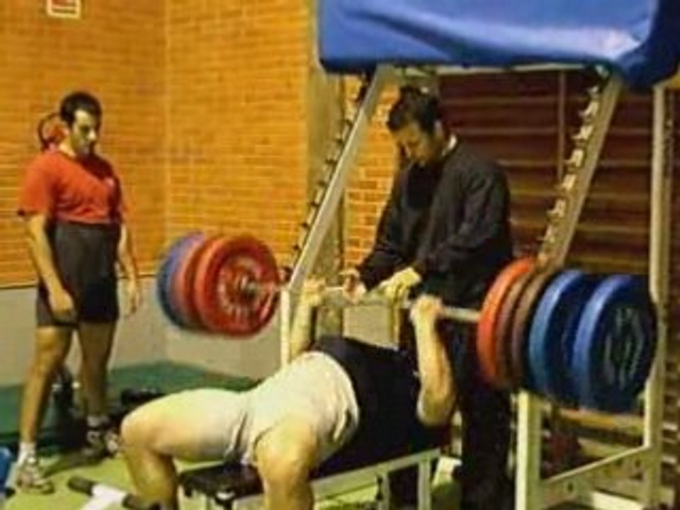 ATHLE DEVELOPPE COUCHE ( bench press) 250kgs MARTNEZ