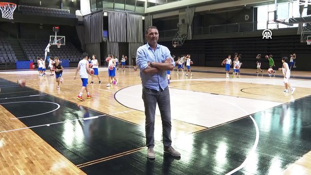 İSTANBUL - Anadolu Efes Altyapı Sorumlusu Erdal Bibo, kulüpteki çalışmaları anlattı (1)