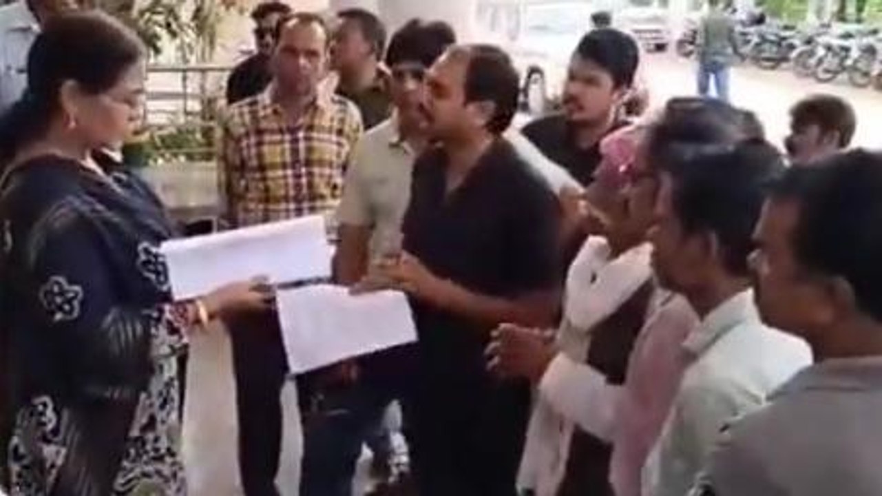 गुना : जमीन पर कब्जा करने व जान से मारने की धमकी, राजपूत समाज आया मैदान में