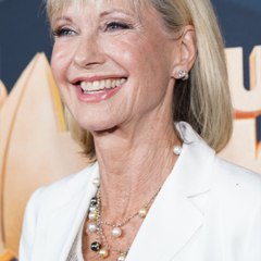 VOICI SOCIAL // Olivia Newton John (2)