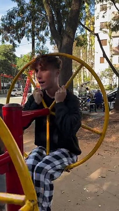 Spinning in Circles Draws a Barking Audience