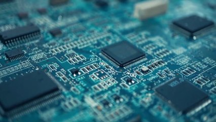ما خطة الصين لعرقلة صناعة الشرائح الإلكترونية في الولايات المتحدة؟