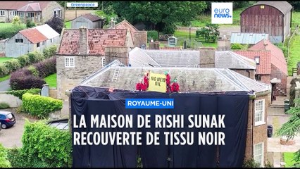 Du tissu "noir pétrole" sur la maison du premier ministre britannique Rishi Sunak