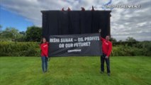 Blitz Greenpeace a casa di Sunak contro le trivelle nel Mare del Nord