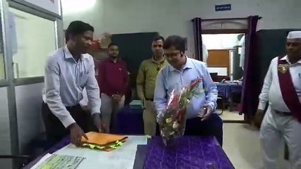 विभिन्न शाखाओं का आकस्मिक निरीक्षण किया