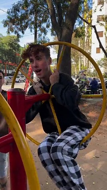 Spinning in Circles Draws a Barking Audience