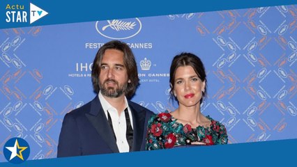 Charlotte Casiraghi en robe de mariée à épaules dénudées à Saint-Rémy-de-Provence : image champêtre