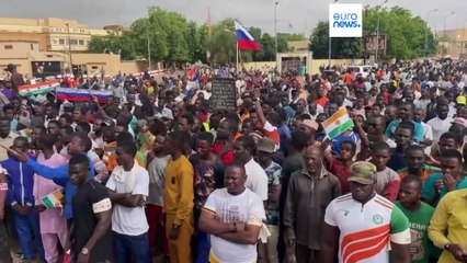 Niger: Hunderte Anhänger feiern die neuen Militärmachthaber
