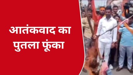 हापुड़: हरियाणा हिंसा के विरोध में हिंदू संगठनों ने फूंका जेहाद का पुतला