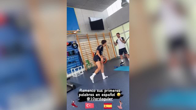 Ceballos 'apadrina' a Güler: la imagen es tan cómica que ya es viral en redes