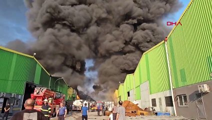 Adana'da Geri Dönüşüm Fabrikasında Yangın Çıktı