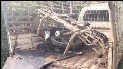 దమ్మపేట: పోలీసుల ద్విచక్ర వాహనాన్ని ఢీకొన్న బొలెరో