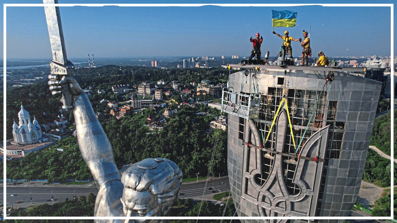 Ukrainischer Dreizack statt Hammer und Sichel für Kiews Riesenstatue