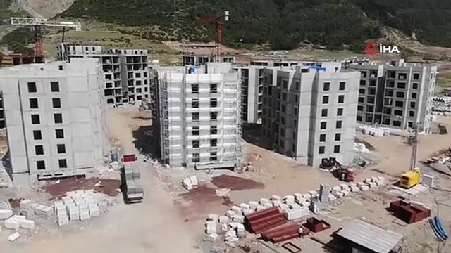 Enkaza dönen Hatay'da deprem konutları yükseliyor