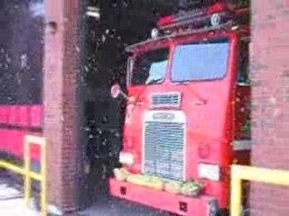 Départ autopompe caserne 19 Montréal