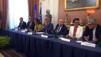 Riqualificazione Piazza del Plebiscito, la firma dell'accordo con il ministro Piantedosi a Napoli