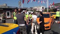 Taksim'de yapılan denetimde 4 ticari taksiye para cezası kesildi