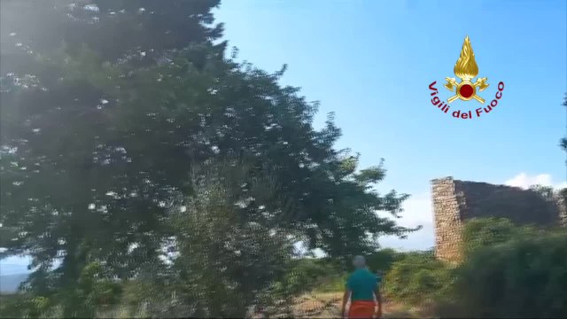 A fuoco boschi nel Valdarno, in arrivo due Canadair