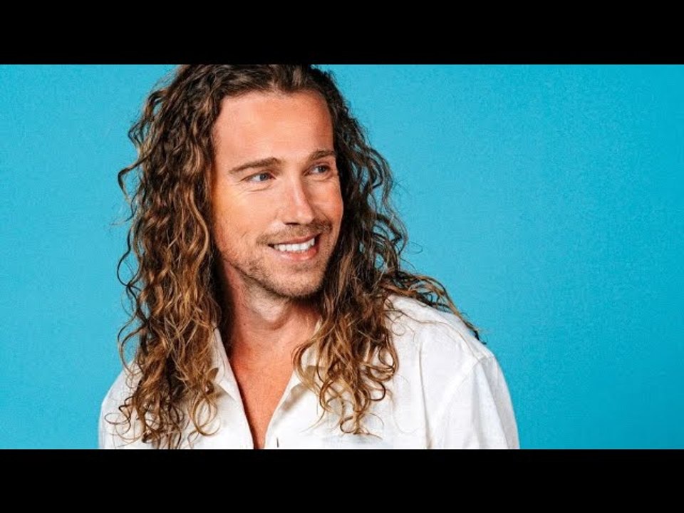 Julien Doré, un papa aux anges : voici à quoi ressemble son fils