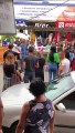 Servidores municipais com Caixão em protesto pelas ruas de Alagoinhas