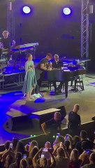 Tải video: Eros Ramazzotti a Taormina con la figlia Aurora