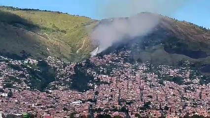 Helicóptero FAC4108 de la Fuerza Aérea combate incendios forestales en Villahermosa y La Honda con el Bambi bucket