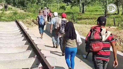 A falta del tren, migrantes recorren a pie obras del Corredor Interoceánico