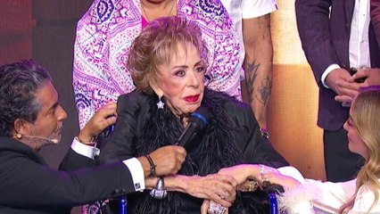 Silvia Pinal se llevó un aplauso de pie como madrina de lujo de los 25 años de Hoy