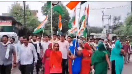 अलीराजपुर: किसान की फसल नष्ट होने पर कांग्रेस ने किया धरना प्रदर्शन, सरकार से की ये मांग
