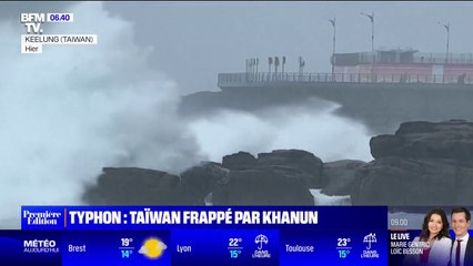 下载视频: Le puissant typhon Khanun frappe Taïwan avec des rafales de vents à 234 km/h