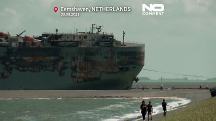 کشتی سوخته حمل خودرو به بندر هلند رسید