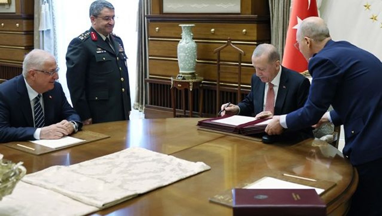 YAŞ toplantısı bitti, Orgeneral Metin Gürak Genelkurmay Başkanı oldu