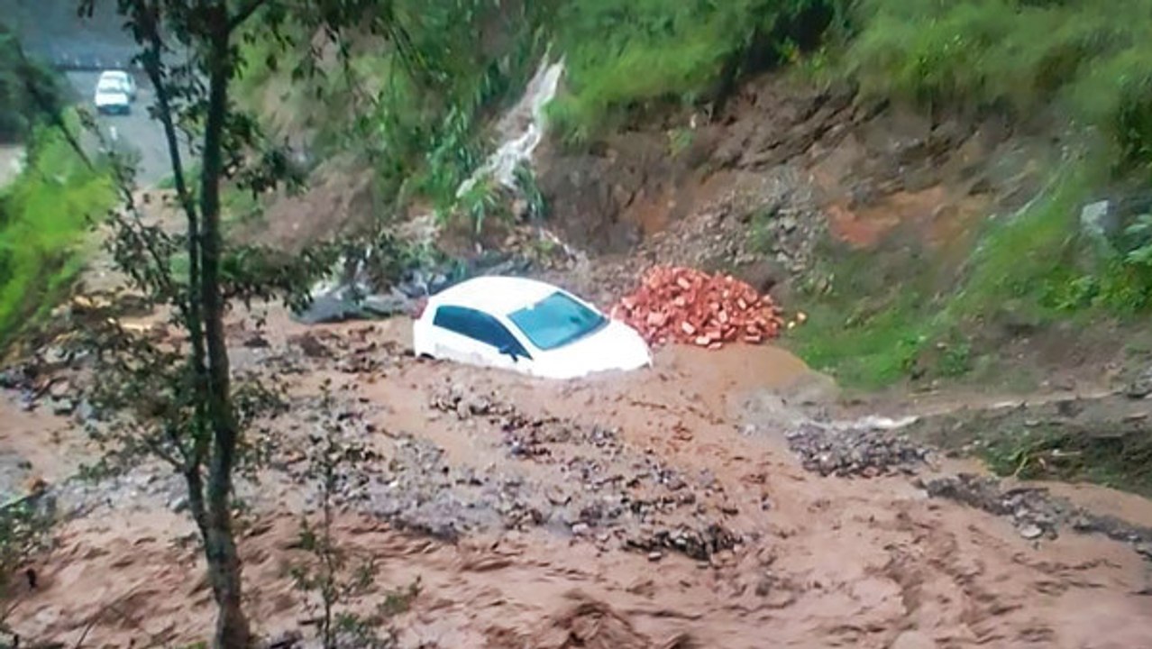 Himachal Monsoon : मॉनसून ने हिमाचल में मचाई भा...
