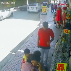 Takip ettiği kadının cep telefonunu çaldı